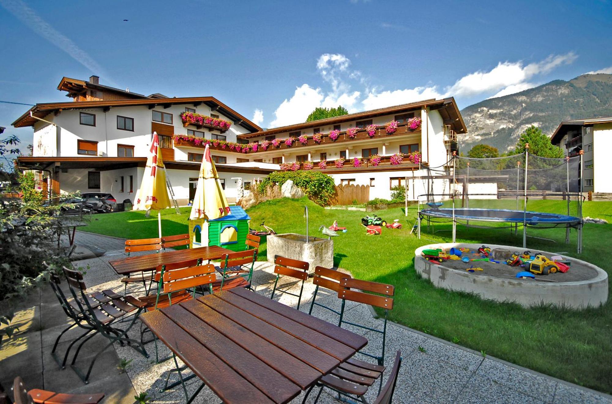 Hotel-Restaurant Sonnhof Radfeld Exterior photo